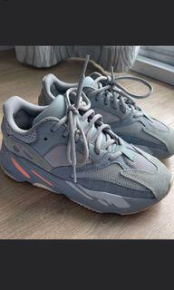 Yeezy interiar