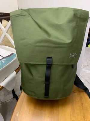 日本Arc'teryx 不死鳥Granville 20L 軍綠色尼龍布單扣型背囊, 男裝, 袋