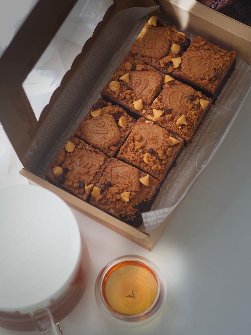 Best Fudgy Chewy Gooey Brownies Food Drinks Homemade Bakes On Carousell