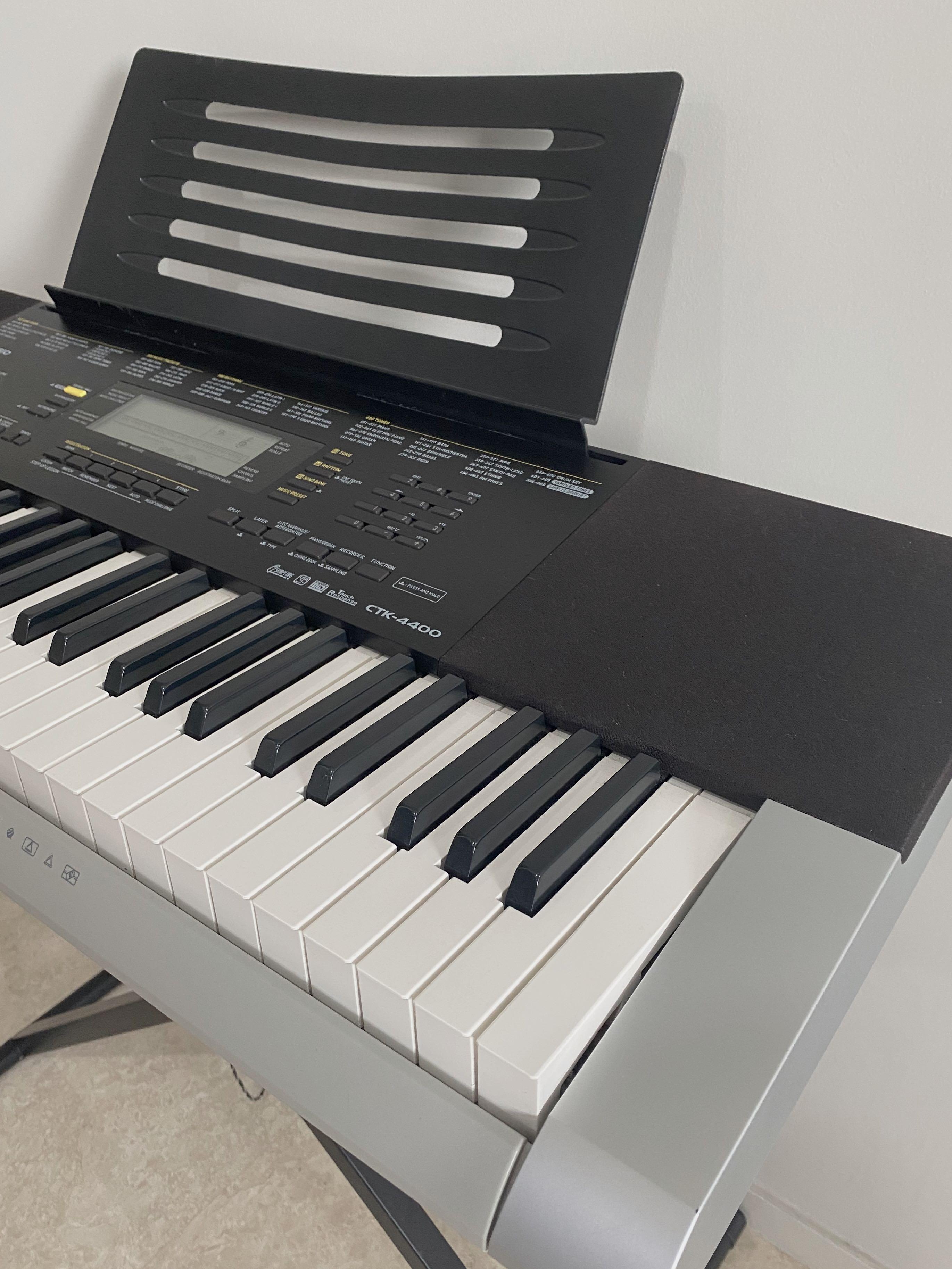 CASIO CTK4400 Keyboard (Touch Response, 61 Piano Keys, Beginner