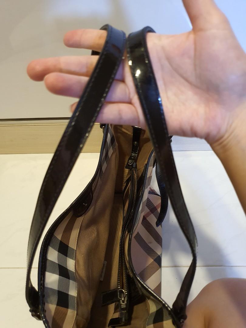 💯 Authentic Burberry tote bag *price reduced*, Luxury, Bags & Wallets on  Carousell