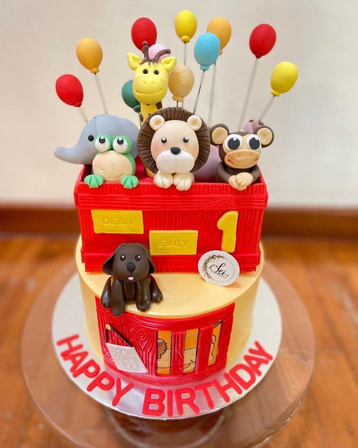 Zoo Themed cake - Decorated Cake by YumZee_Cuppycakes - CakesDecor