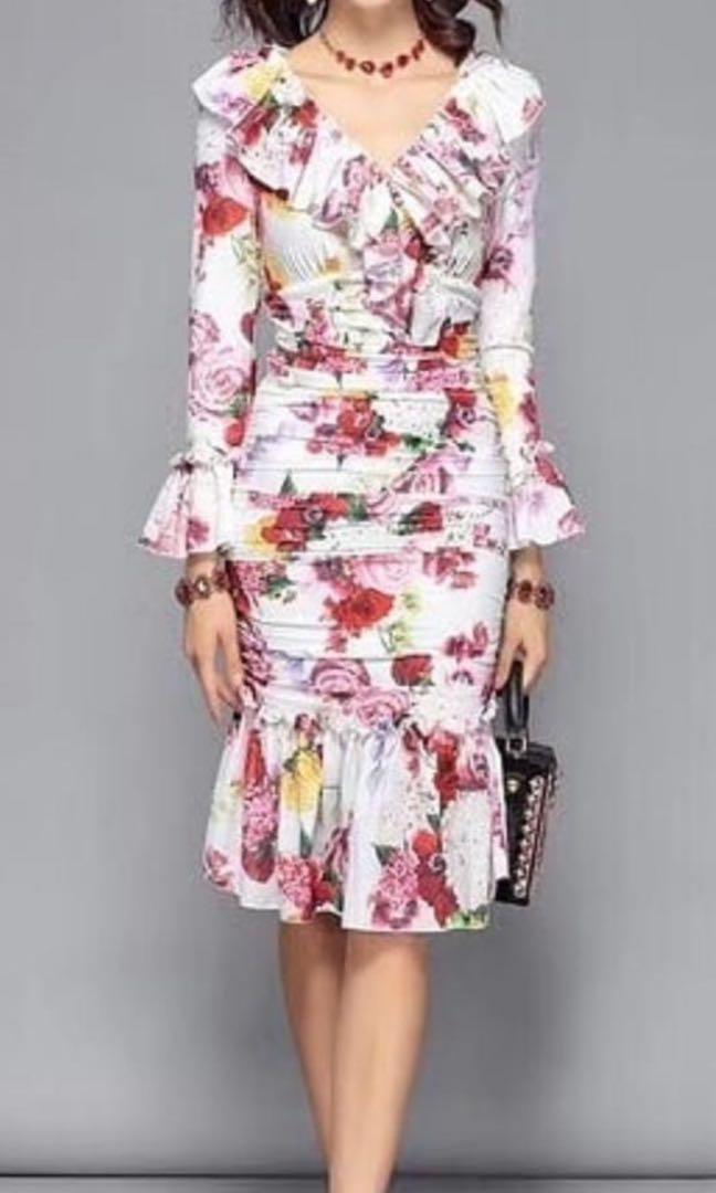 Floral Dolce Gabbana fabric dress large size flow ruched sleeves, Women's  Fashion, Dresses & Sets, Dresses on Carousell