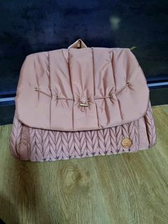 (Category: ) located in . Submitted by aiquickbuys (Listing ID 1102880402, Image 1). Description: .