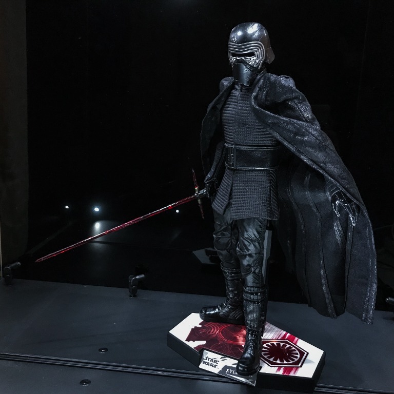 Kylo ren hot top toys last jedi