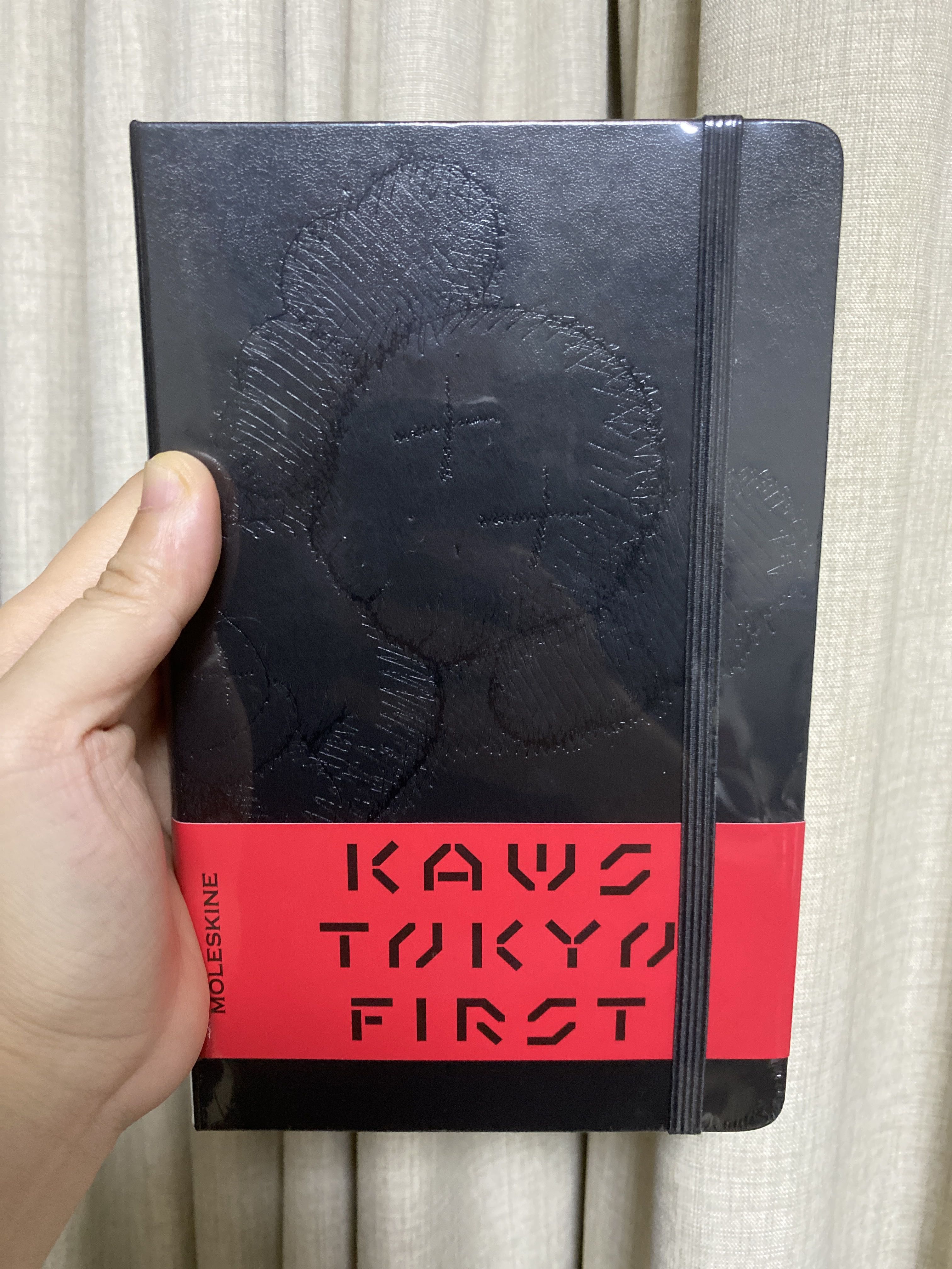 KAWS TOKYO FIRSTノート新品2点セットMoleskine