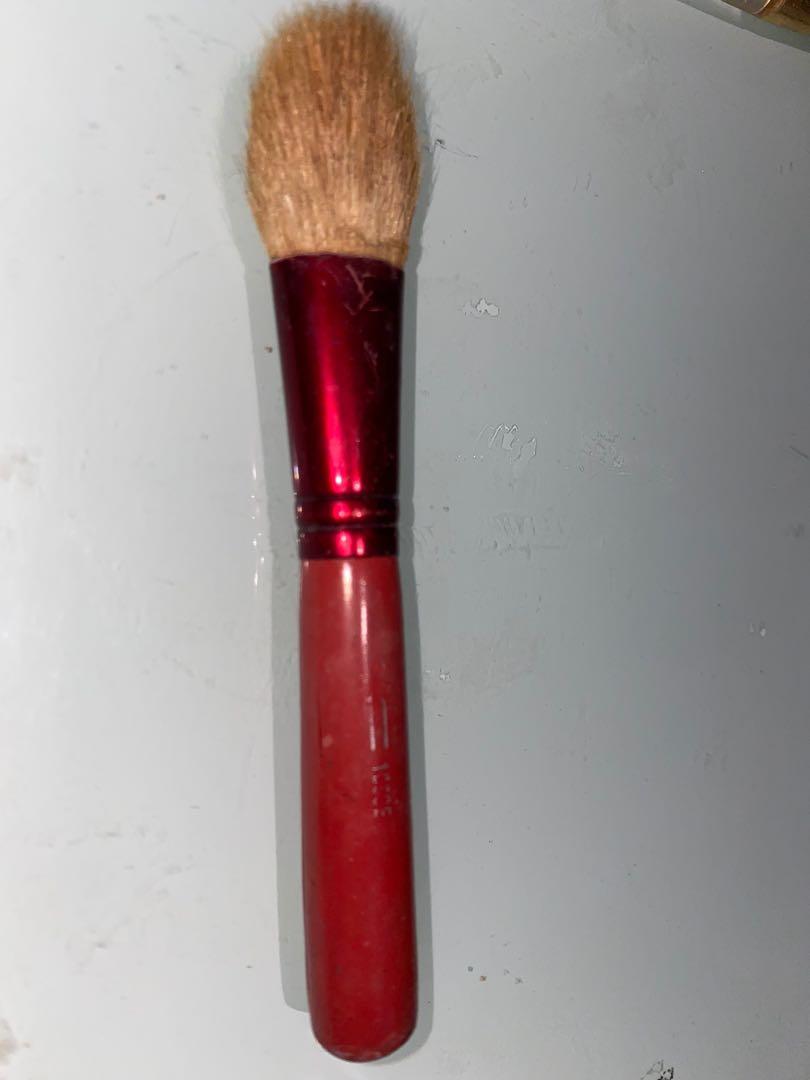MAC blush brush travel size (Category: Makeup) located in Manila. Submitted by foxydivas (Listing ID 1103449786, Image 1). Description: Authentic MAC brush Goat hair Travel size.