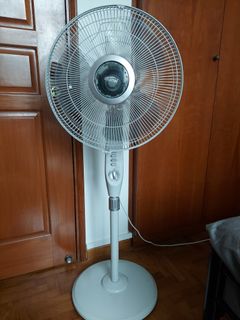 (Category: ) located in . Submitted by pigeon007 (Listing ID 1103342439, Image 1). Description: .