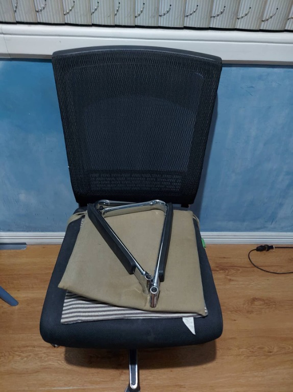 Office Chair (screw defect) (USED), Furniture & Home Living, Furniture