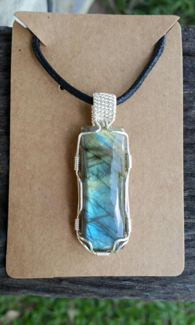 Wire wrapping rectangular best sale stone
