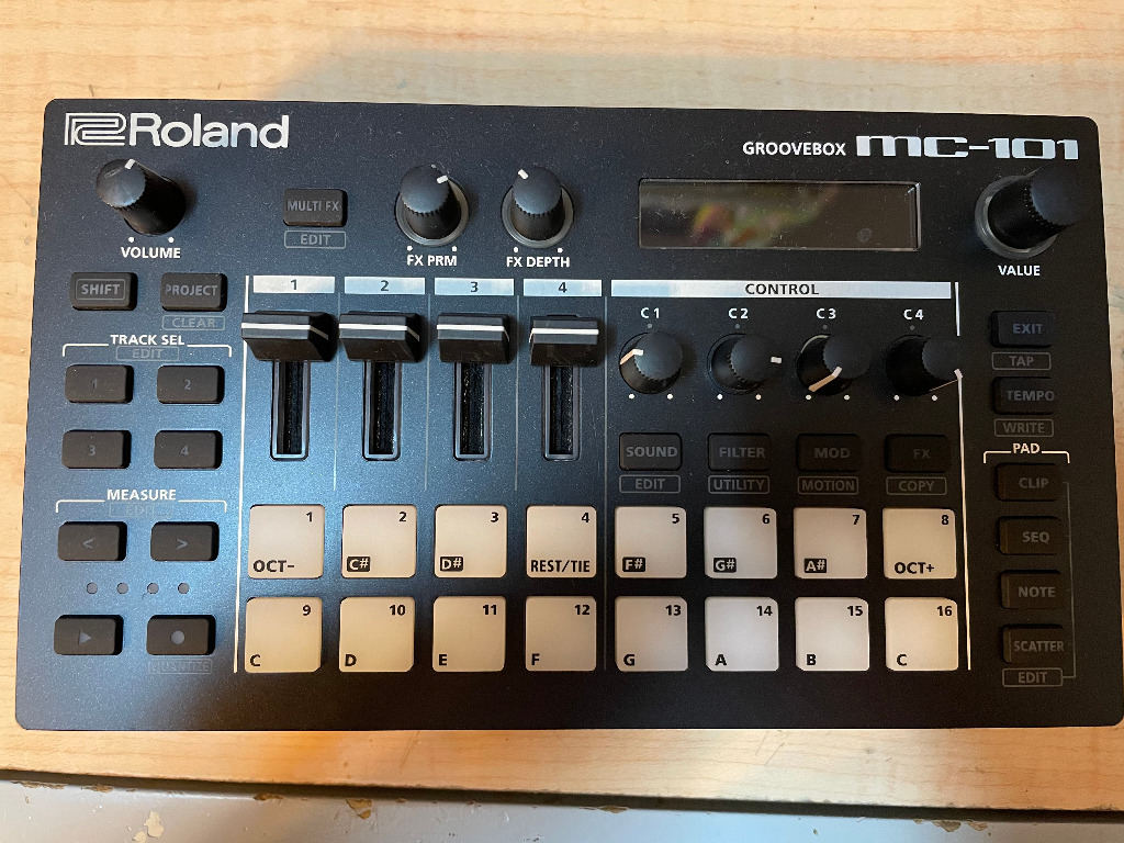 SALE】 ROLAND MC-101 保証書付 ほとんど未使用美品 GROOVEBOX