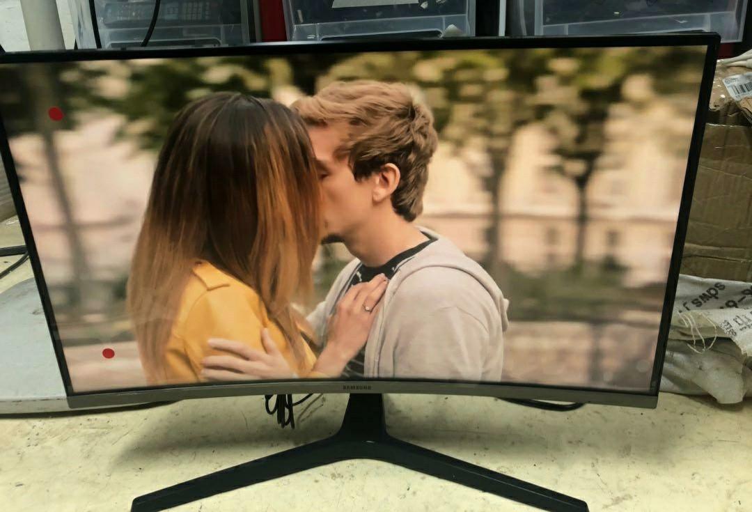 Samsung 27吋27inch LC27R500F 1080p 曲面電腦顯示器monitor, 電腦＆科技, 電腦周邊及配件, 電子屏幕-  Carousell