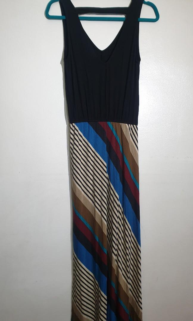 Sleeveless V Neck Maxi Dress (Category: Dresses) located in Mandaluyong City. Submitted by purselove (Listing ID 1103459738, Image 3). Description: *Combination Black with Multicolor striped sleeveless V-necked cotton maxi dress *Beautiful when worn * Fits XS to M *Bought in the US (Nordstrom Rack), used twice, then stored..
