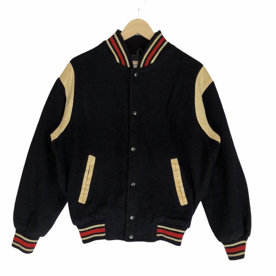 VARSITY JACKET (Category: Coats, Jackets and Outerwear) located in Kota Bharu. Submitted by neoz.bundle (Listing ID 1103518336, Image 1). Description: pit - 23.5 labuh - 26.5 kondisi - 9/10 pos bayar jnt.