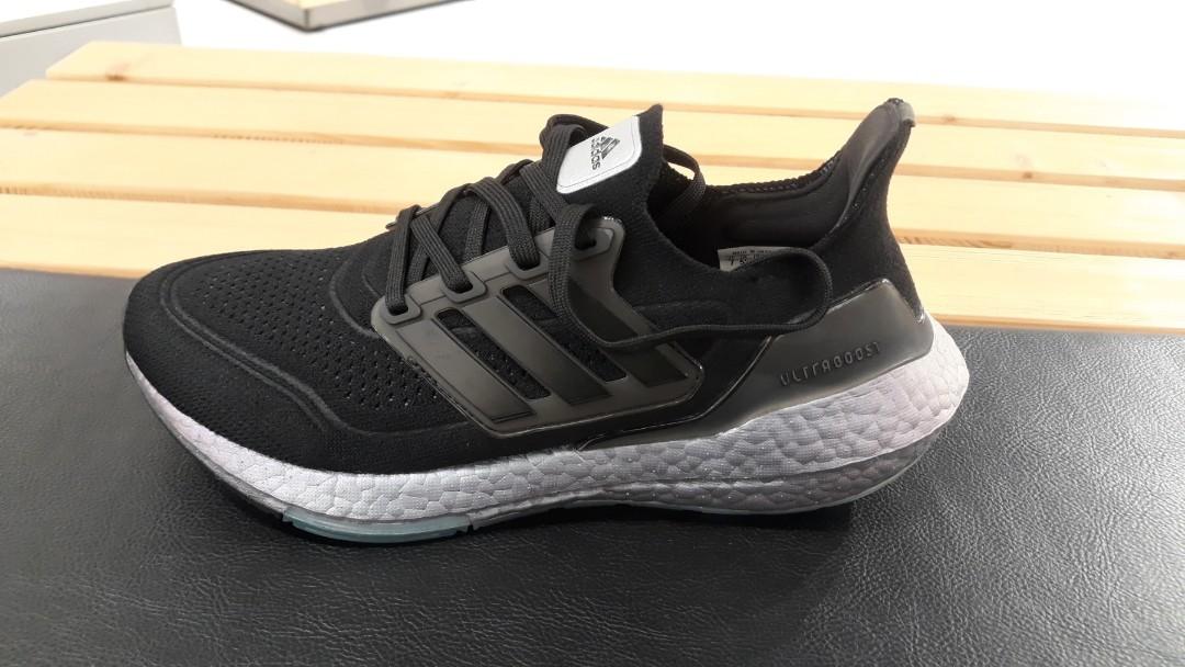 Adidas Ultraboost 21 Black iridescent, Men's Fashion, Footwear, Sneakers on  Carousell
