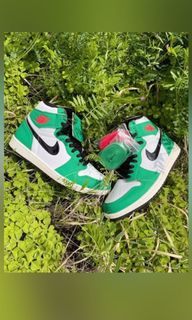 (Category: ) located in . Submitted by fosho_sneaker (Listing ID 1103527192, Image 1). Description: .