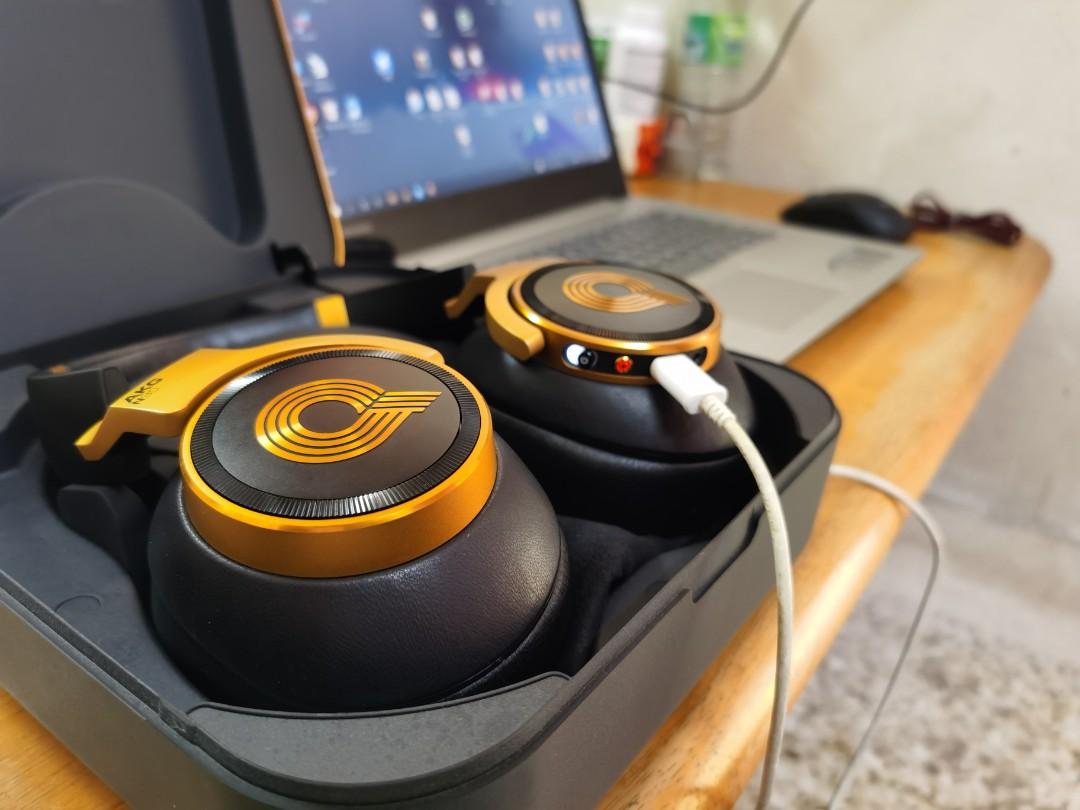 Akg top n90q le