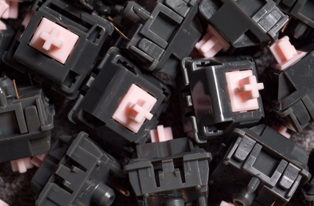 (Lubed and filmed) Alpaca V2 switches, Computers & Tech, Parts