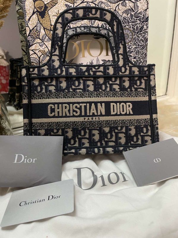 💯 %Original Anthentic Christian Dior Tote bag in small size, Luxury, Bags  & Wallets on Carousell