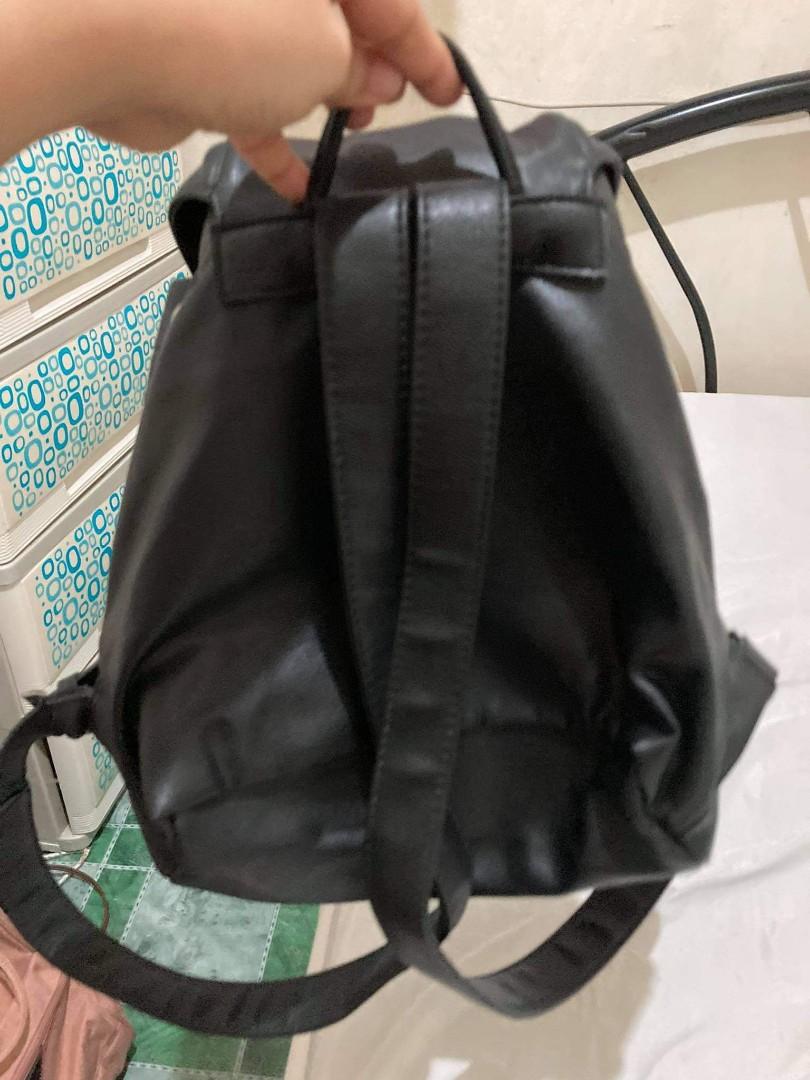 Backpack (PRADA) (Category: Backpacks) located in Santa Rosa. Submitted by laispreloved (Listing ID 1103718668, Image 2). Description: Pm for inquiries.