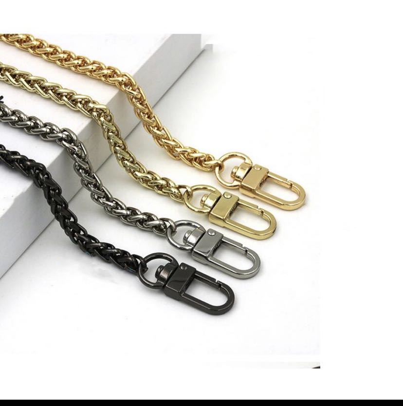 LOUIS VUITTON Chain Strap Gold LV Auth 28604 Golden Metal ref