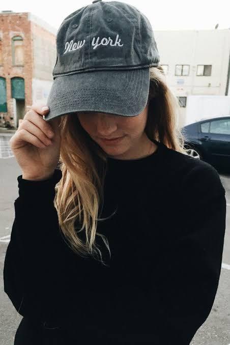 Brandy melville new york caps, Women's 