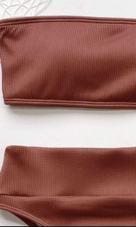 (Category: ) located in . Submitted by clearmywardrobeplsss (Listing ID 1103604611, Image 1). Description: .