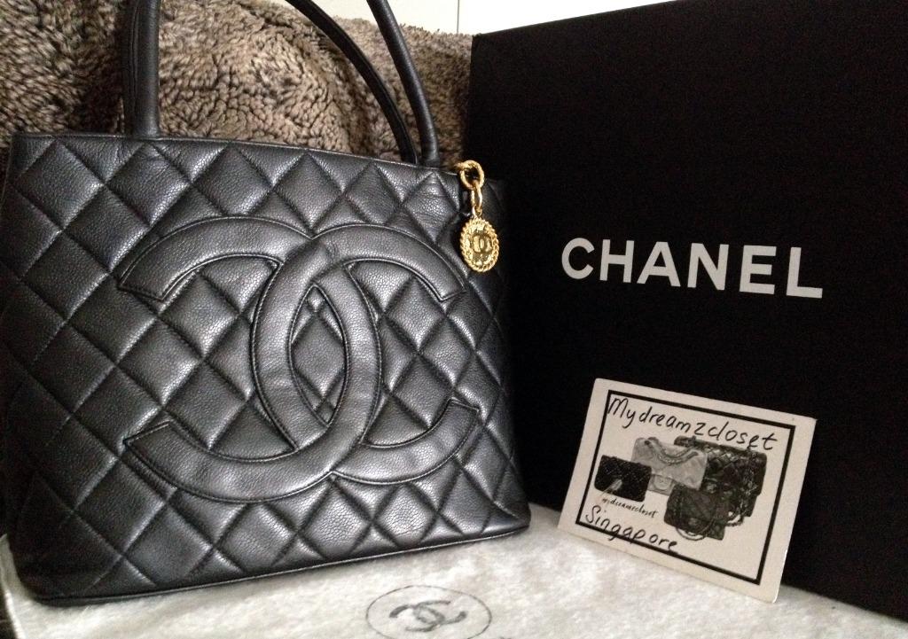 CHANEL Classic Black Caviar Quilted Leather Big CC 24K Gold Medallion Tote  bag, Women's Fashion, Bags & Wallets, Cross-body Bags on Carousell