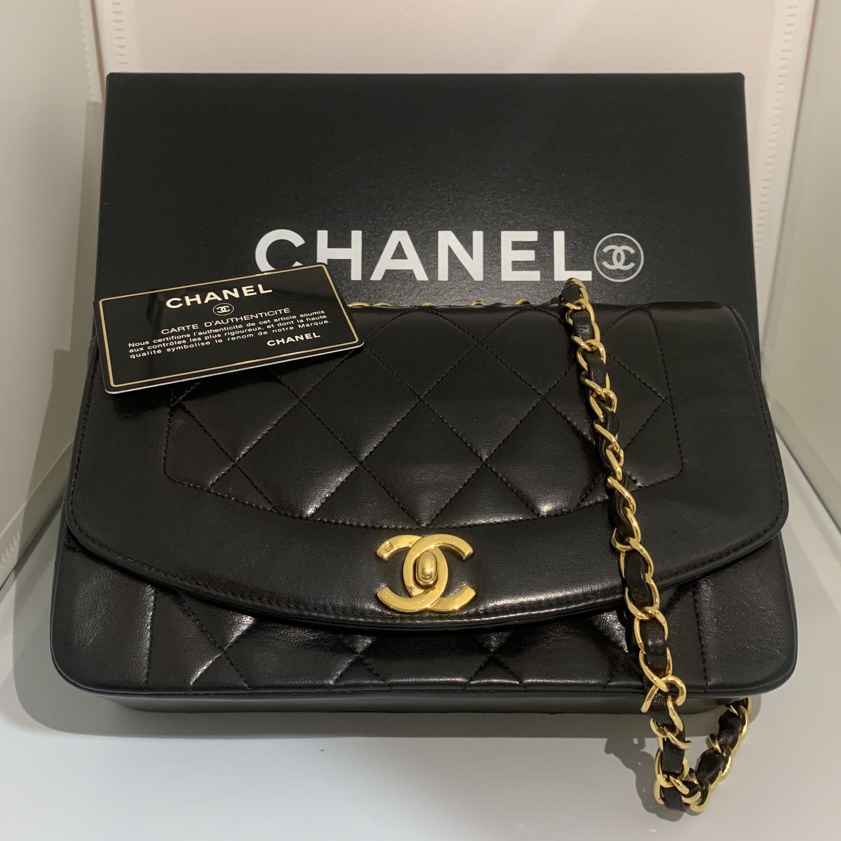 FULL SET] Chanel Vintage Diana Flap Bag in 24k GHW Gold Hardware Small 9  Inch, Luxury, Bags & Wallets on Carousell