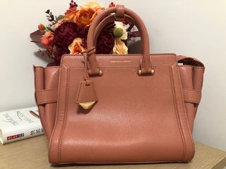 （分類：）位於 。 由 valkreus 提交（商品編號 1103687199，圖片 1）。簡介： 。