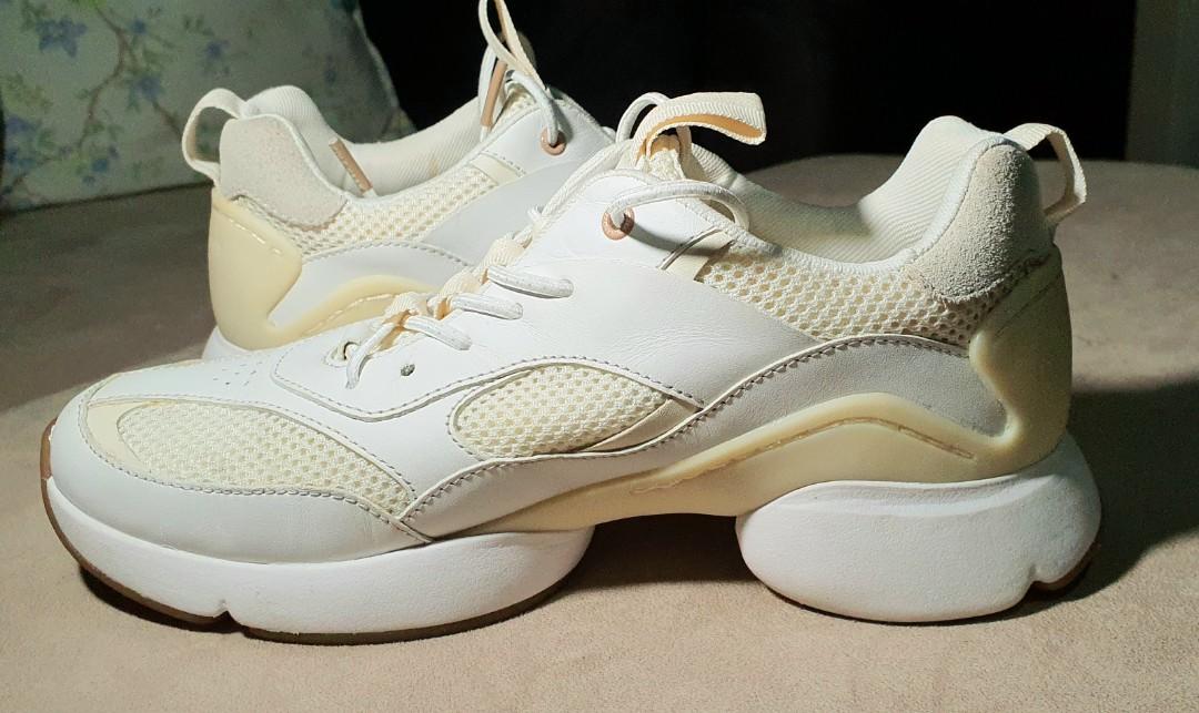 Cole haan zerogrand motion top