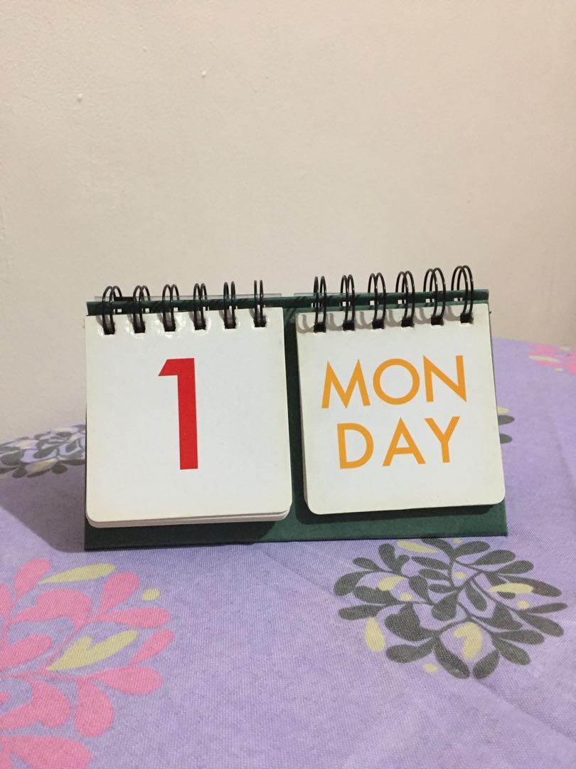 Desk Calendar Flippable (Category: Other Home Decor) located in Manila. Submitted by mxbeex (Listing ID 1103621114, Image 2). Description: Mop: Gcash Mod: GGX (recommended) / Lalamove / shopee (+15 pesos) Loc: Metro Manila Pm for more inquiries .