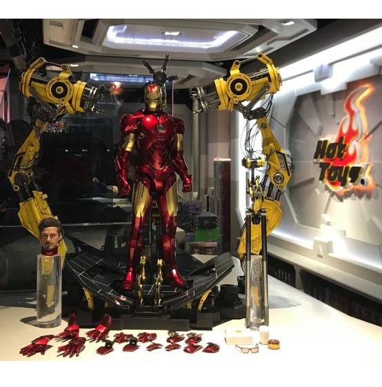 Hot toys iron shop man with gantry