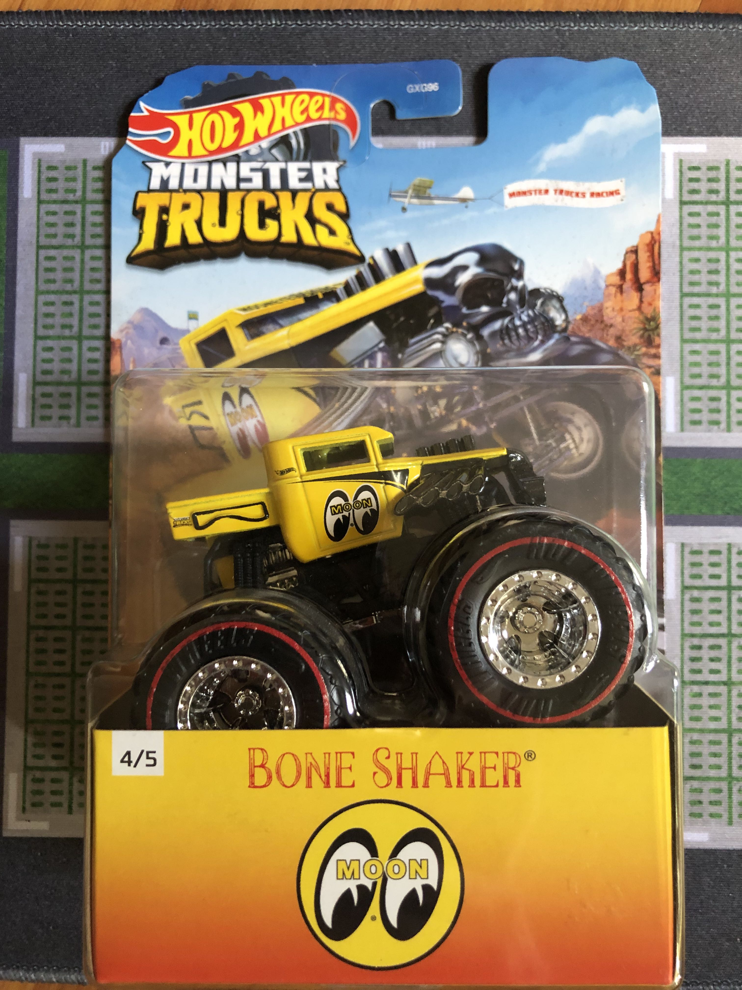 ホットウィール モンスタートラック ムーンアイズ ボーンシェーカー ホットウィール モンスタートラック 1:64 ボーン・シェイカー