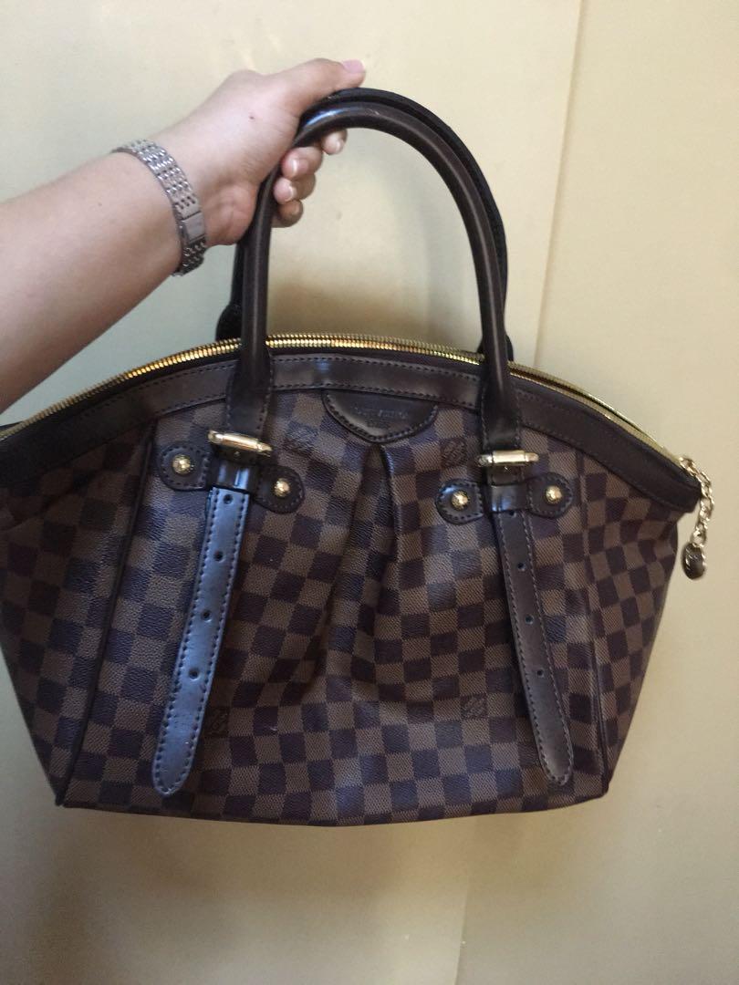 Louis vuitton ar0498 store