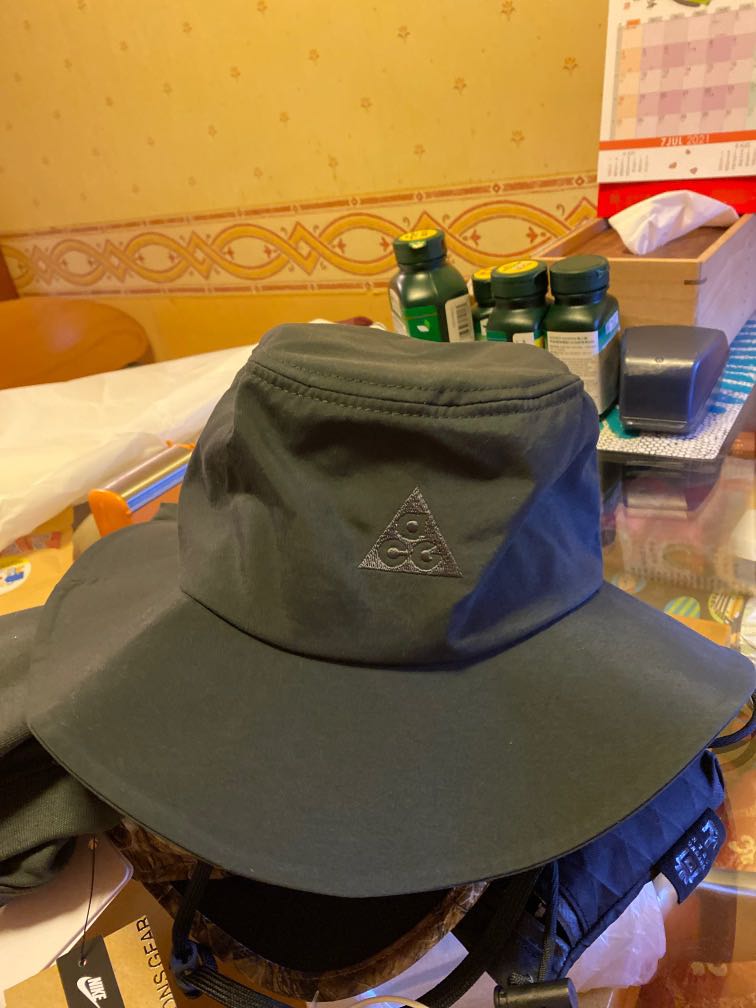 Nike acg bucket hat size, 男裝, 手錶及配件, 棒球帽、帽 Carousell