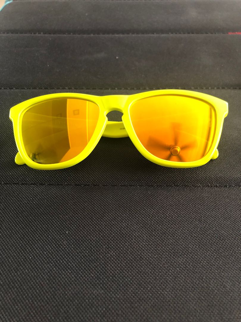 Oakley Neon Yellow Frogskin Sunglasses, Men's Fashion, Watches &  Accessories, Sunglasses & Eyewear on Carousell