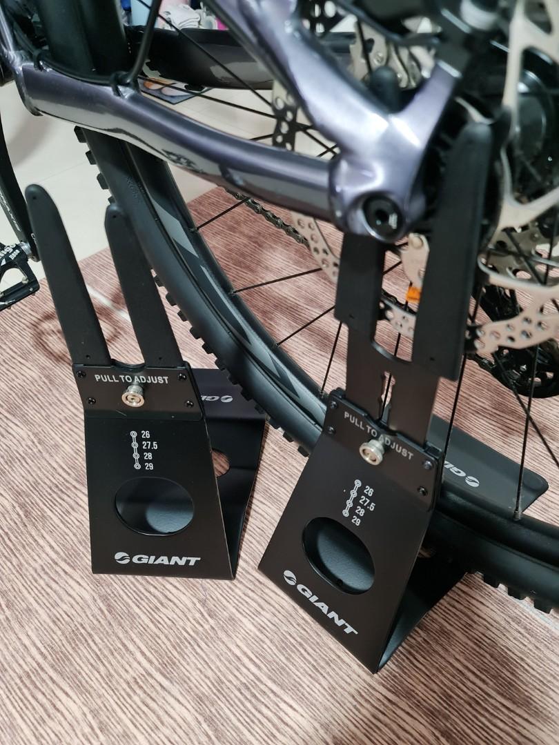 giant bike stand