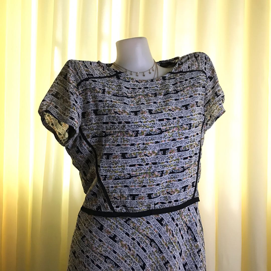 Paper Dolls Blue Tropical Mid Dress, Women's Fashion, Dresses & Sets