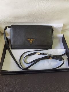 (Category: ) located in . Submitted by preloved_ellaella (Listing ID 1103555107, Image 1). Description: .
