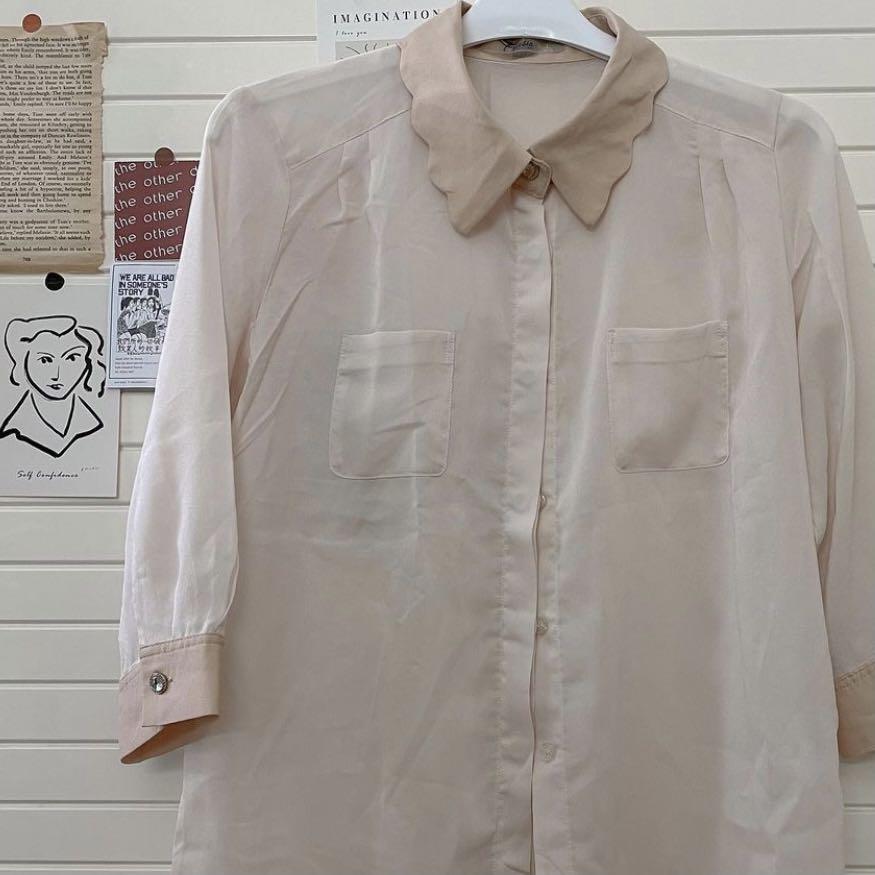 Sheer wavy collar shirt beige white 