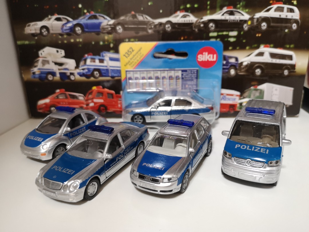 Siku police cheap car