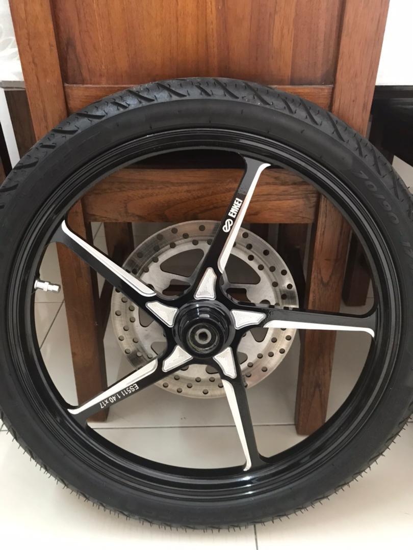 Sport Rim Enkie Dengan Tayar Metlezer Y15zr Motorbikes On Carousell
