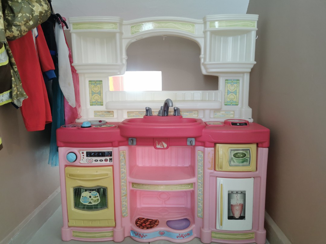 step 2 pink kitchen with light and sound