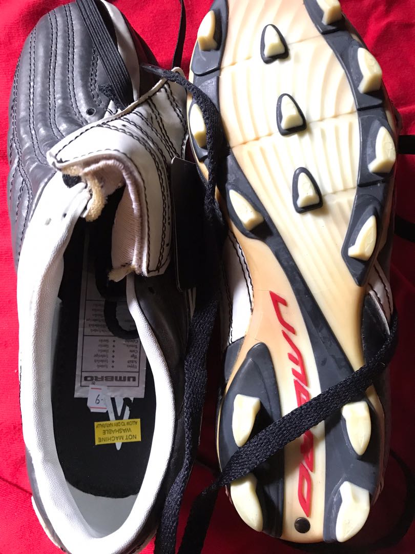 🇬🇧🏈 NWT Umbro Exoskeleton BOYS Sports Shoes ⚽️ Soccer Cleats 🥅 Football ...