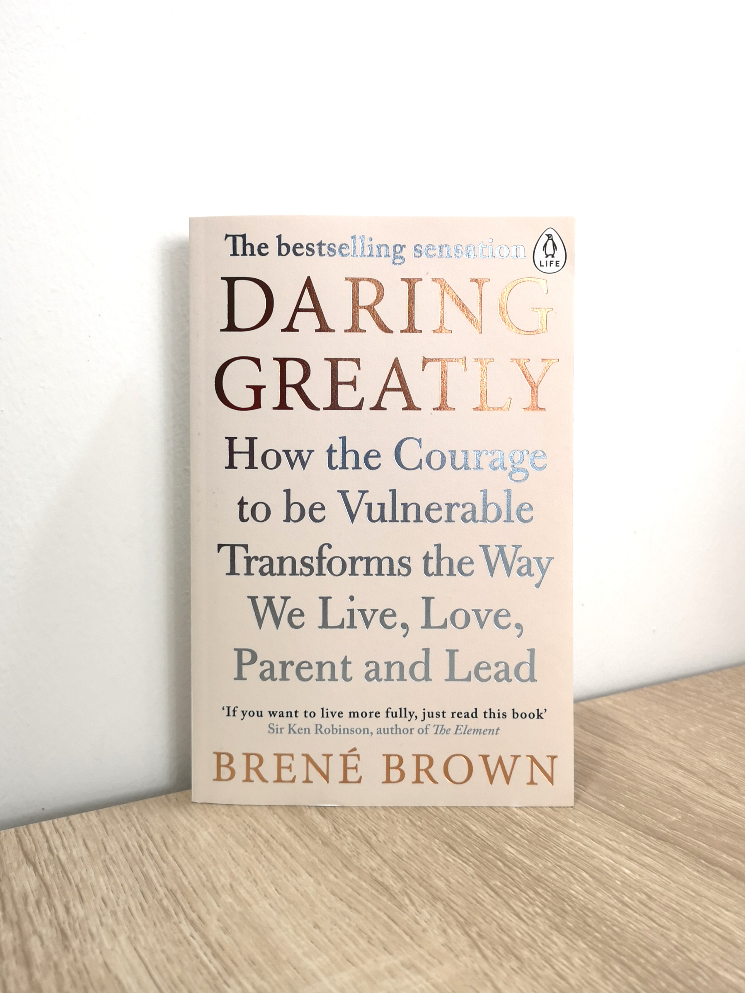 Book Daring Greatly, Brene Brown, Hobbies & Toys, Books & Magazines