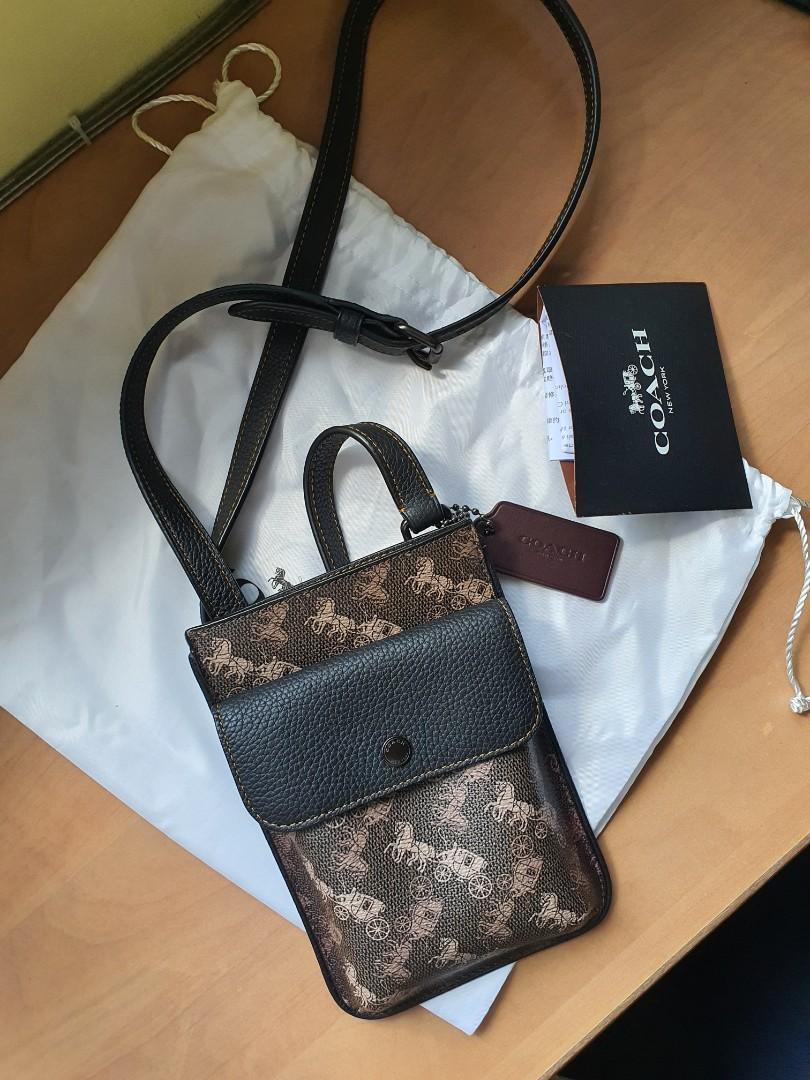 Coach hybrid 2025 pouch