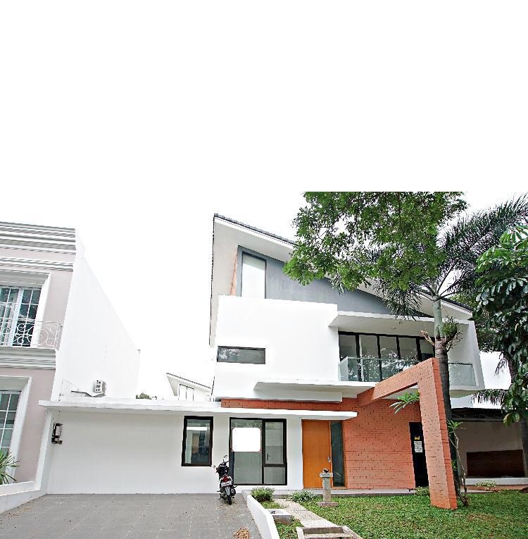 Di Jual/Di Sewakan Rumah 2 Lantai Strategis Di Vassa Lake ...