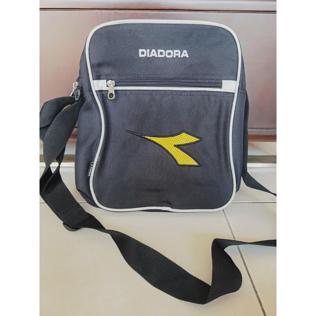 MARKDOWN Diadora sling bag