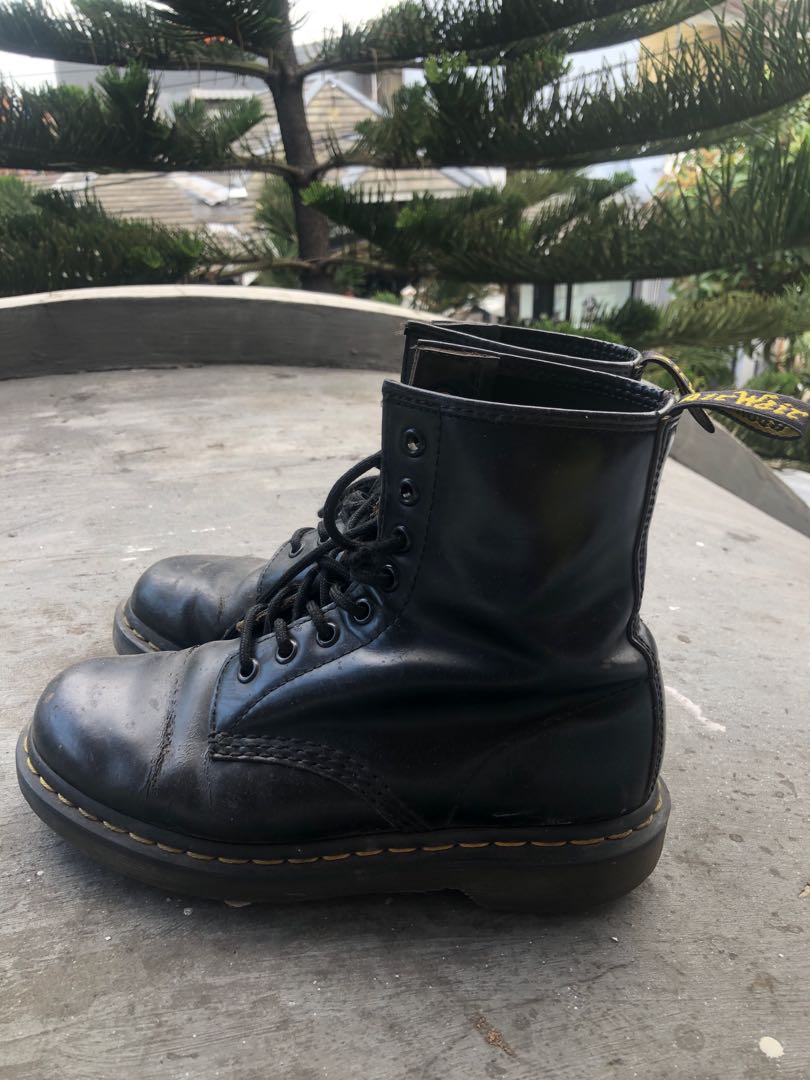 dr martens wincox black leather harness chunky chelsea boots